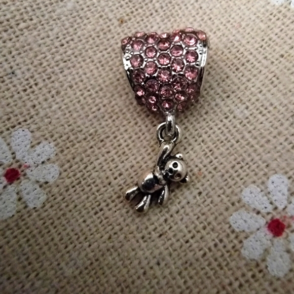 🆕️🛍 Love Bear Bracelet Slider Charm 🆕️🛍 - Picture 1 of 4